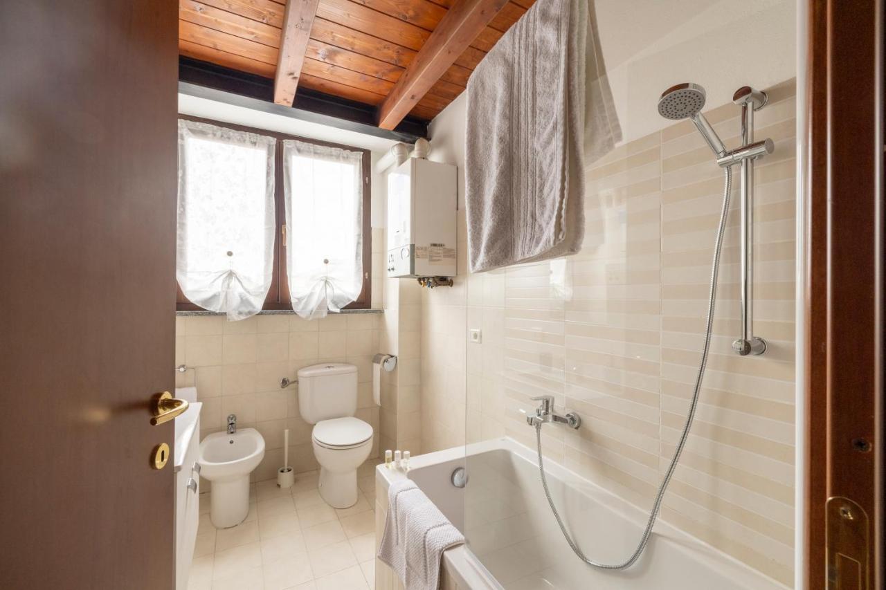 10' Da Malpensa & 1' Dalla Stazione TreniShuttle Apartment Сома Ломбардо Екстериор снимка
